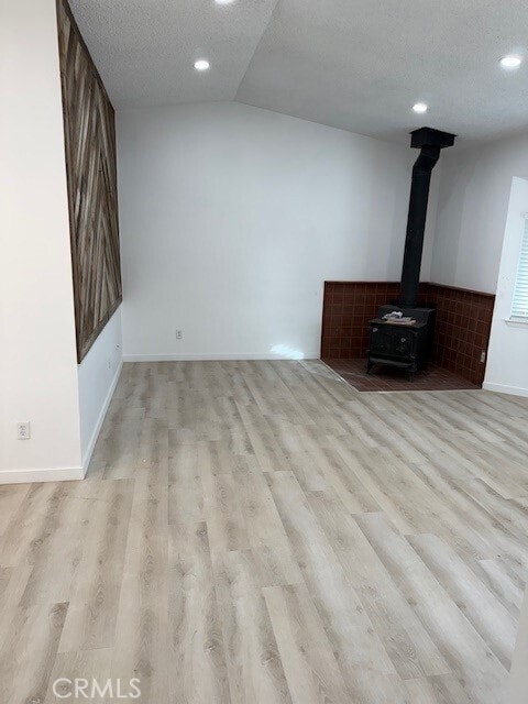 Foto del edificio - 16520 Adelia St