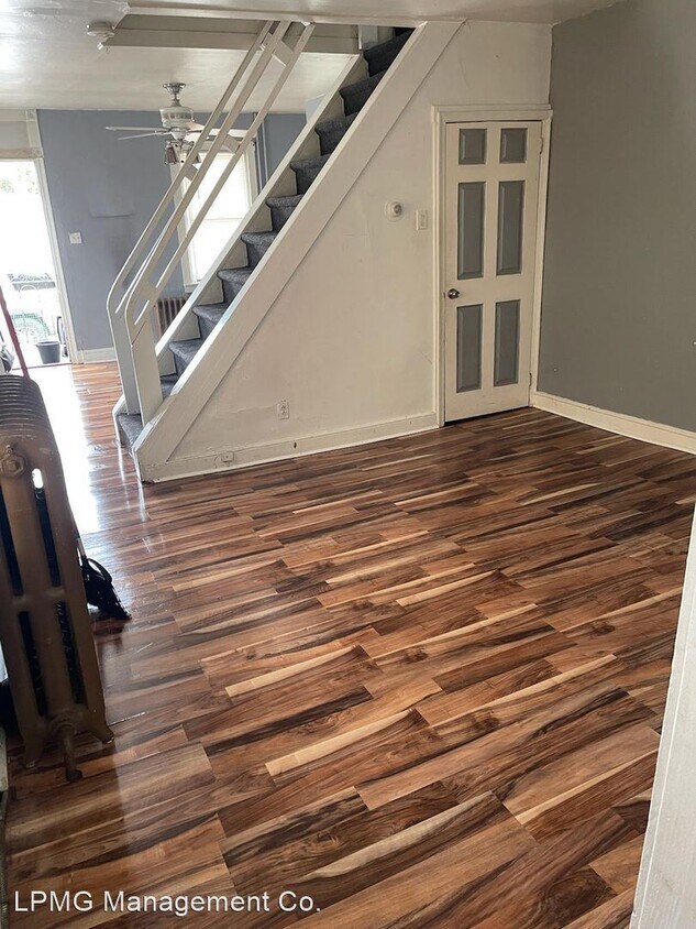 2 br, 1.5 bath House 2012 Plum Street House Rental in Philadelphia