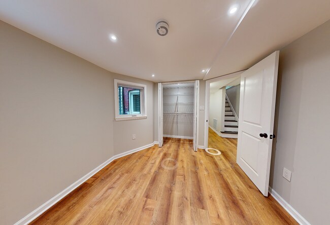 Foto del edificio - 8 R St NW