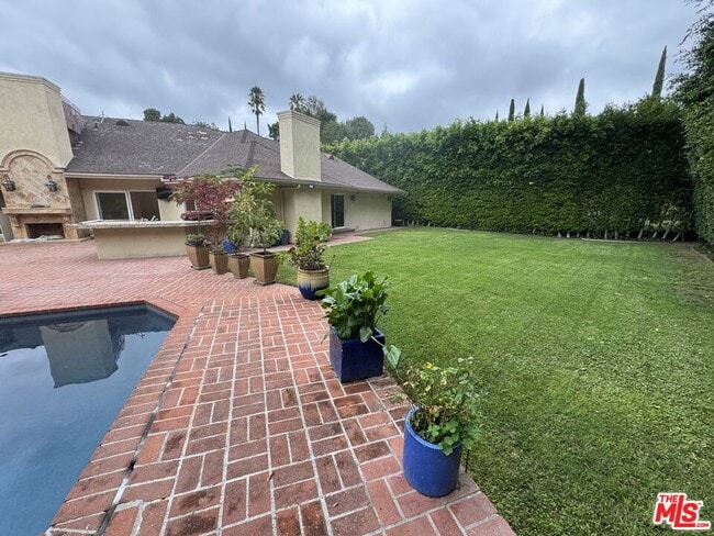 Foto del edificio - 1094 Garden Ln