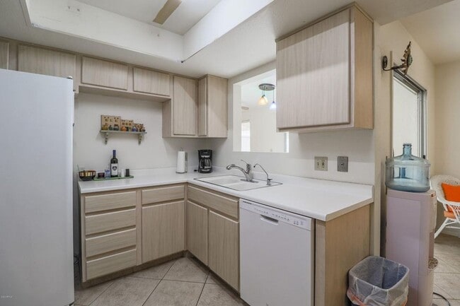 Building Photo - Just Waiting for you, in our 45+ Active Adult Resort Community, Long Term Unfurnished Rental.  Re...