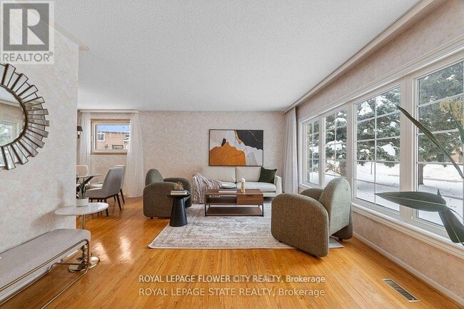 Photo du bâtiment - 5 Bromley Crescent