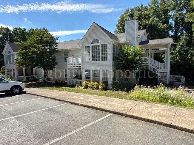 Photo - 640 Balfour Road House