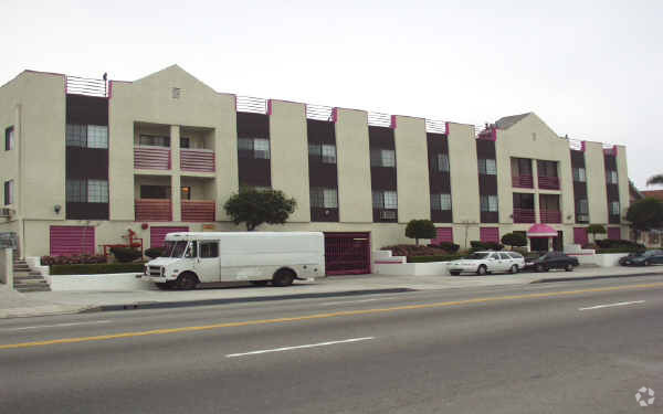 Foto del edificio - 1180 Crenshaw Blvd