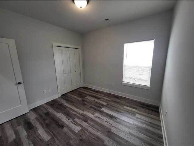 Building Photo - 5450 N Colburn Ct