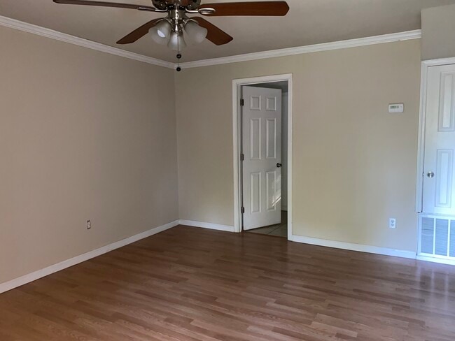 Foto del edificio - 412 Cedar Grove Ave