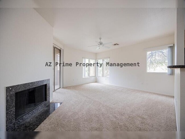Building Photo - 1411 E Orangewood Ave