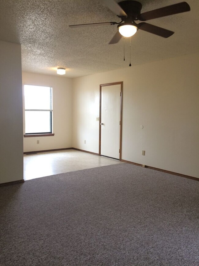 Foto del edificio - 3 Bedroom Ranch Nixa-Available to view now