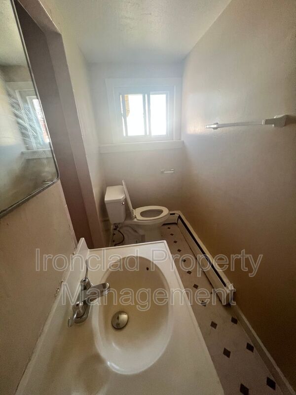 Primary Photo - 35-35 Warwick St
