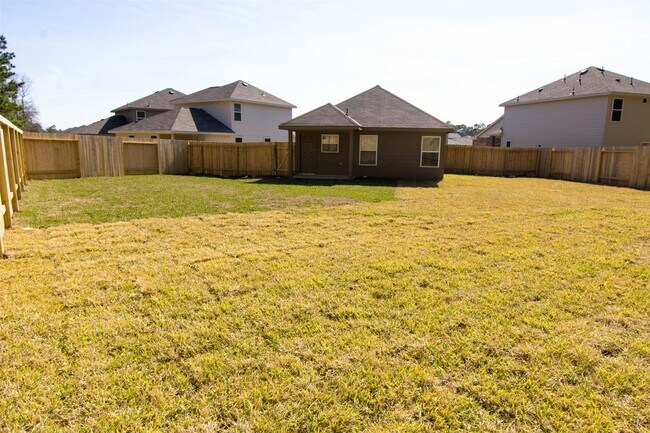 Foto del edificio - 456 Upper Creek Dr
