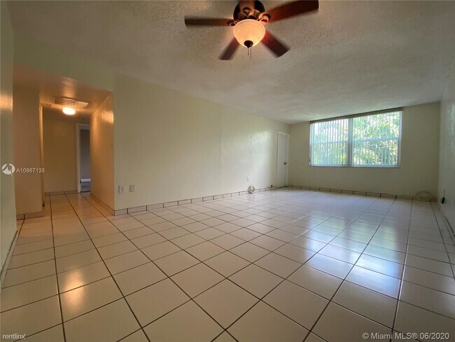 Building Photo - 2 br, 2 bath  - 10852 SW 88th St