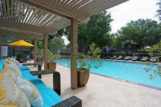 Building Photo - SoNA Apartments