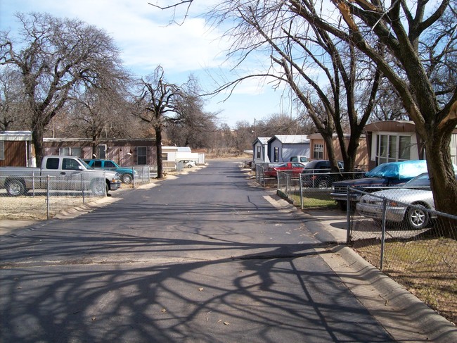 Building Photo - WESTERN SKIES MOBILE HOME PARK