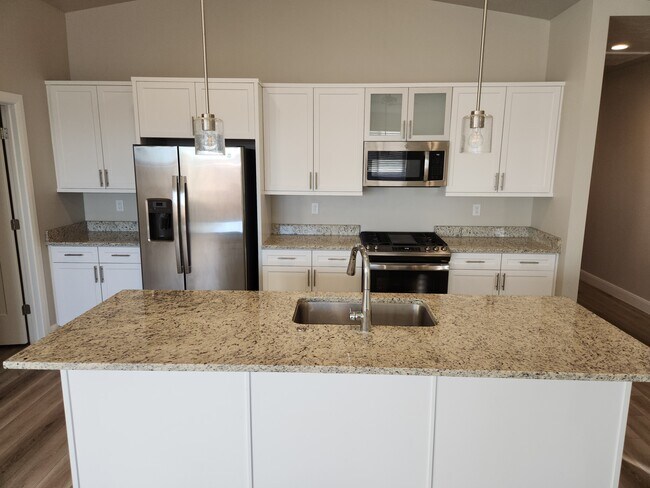 Kitchen - 188 S Desert Sage Ln
