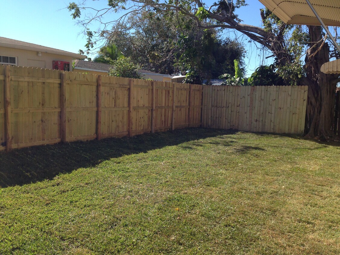 Foto principal - 2433 McKinley St