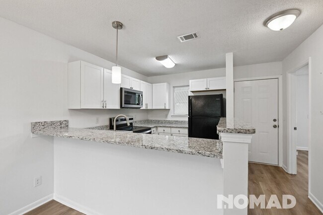 Foto del edificio - Charming 2BR Condo in Rock Hill