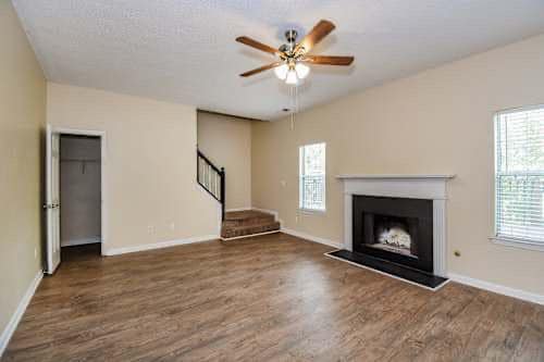 Foto del edificio - 733 Trigg Lake Ct