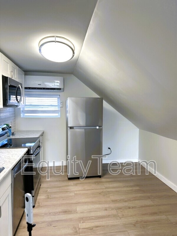 Foto del edificio - 6012 Prentice St