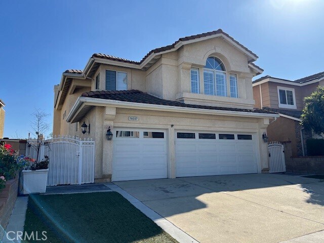 Foto principal - 14697 Willow Creek Ln