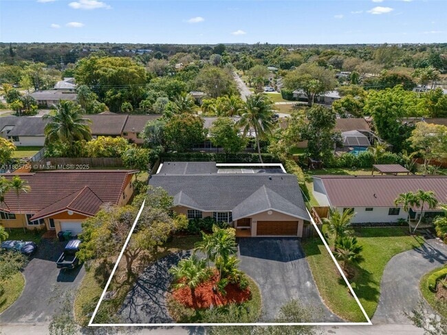 Building Photo - 9034 SW 163rd Ter