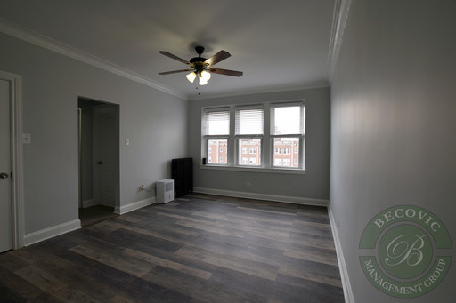 Building Photo - 1608 W Sherwin Ave