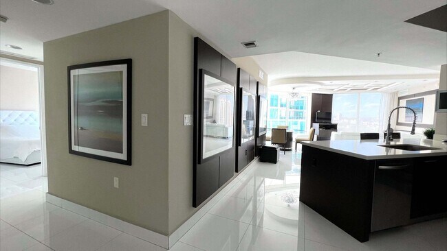 Building Photo - 200 Sunny Isles Blvd