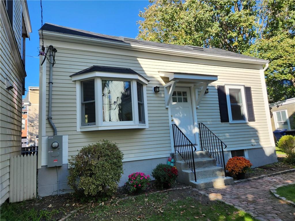 16 Howard St, Newport, RI 02840 House Rental in Newport, RI