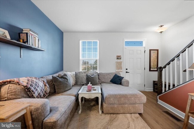 Building Photo - 2027 Track Cir