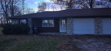 Building Photo - 7801 N Tanglewood Ln