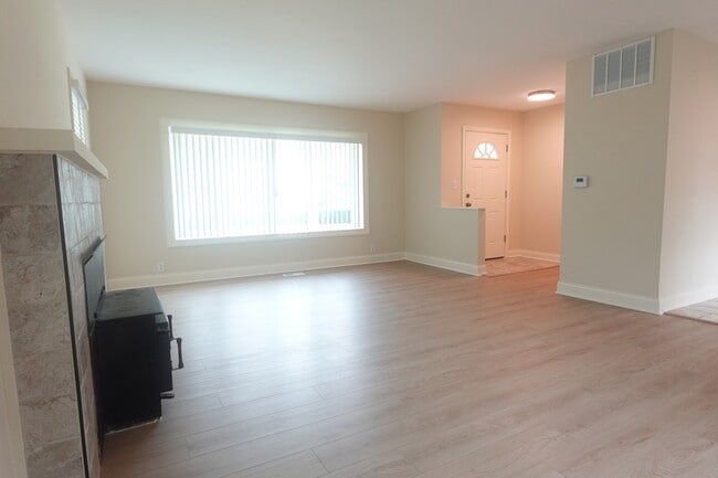 Foto del edificio - 3743 Country Club Ave