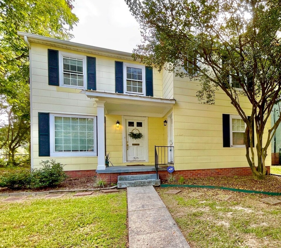 Primary Photo - 925/927 Rittiner Drive