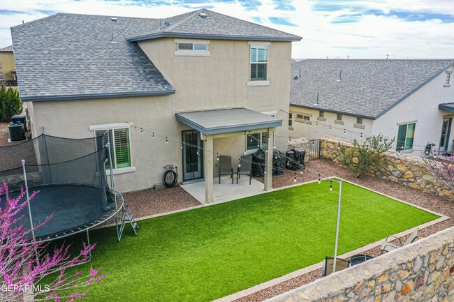 Building Photo - 7517 Red Cedar Dr