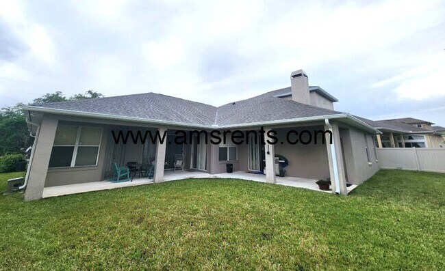 Building Photo - Spacious 5 bedroom home in Hunter Creek