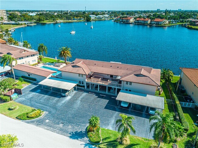 Foto del edificio - 416 Tudor Dr