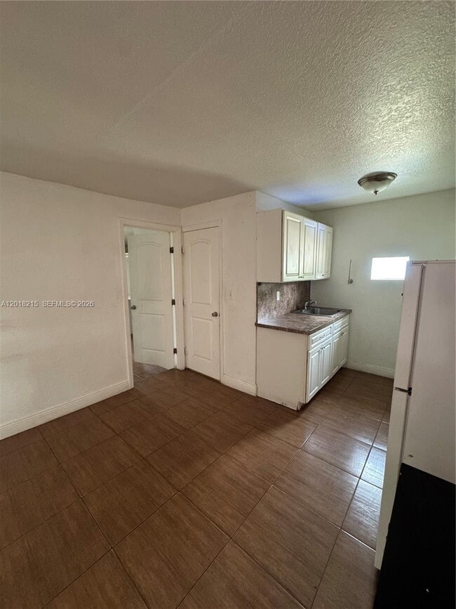 Building Photo - 410 N 58th Ave