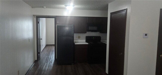 Foto del edificio - 635 Whitham Ave