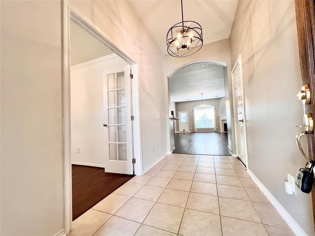 Primary Photo - 67 N Merryweather Cir