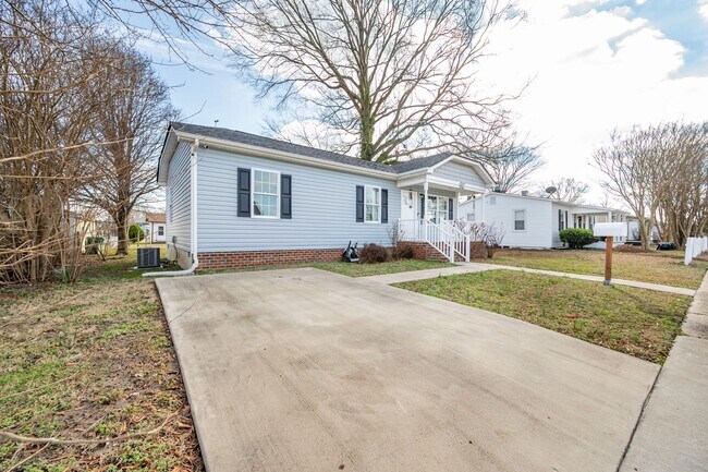 Building Photo - Updated Home In Hopewell, Move In Ready