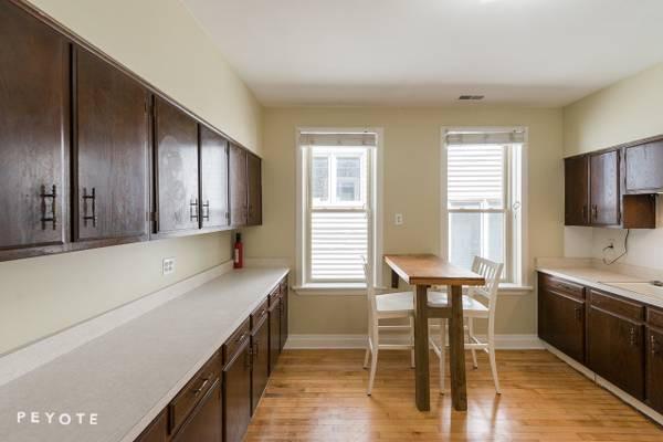 Foto del edificio - 2 bedroom in Chicago IL 60618