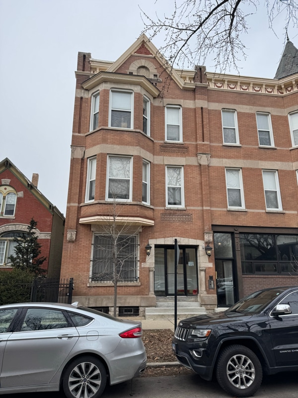 Building Photo - 1456 N Maplewood Ave