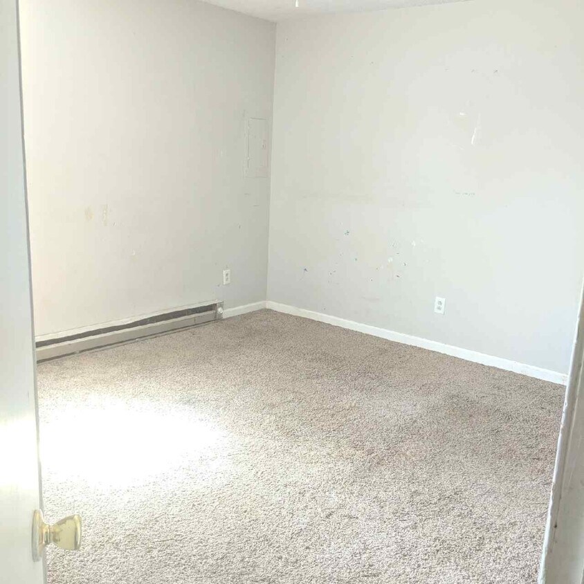 Building Photo - 107 Bandywood Ct