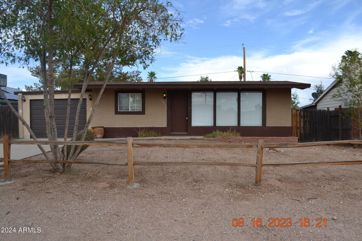 Primary Photo - 1877 S Apache Dr