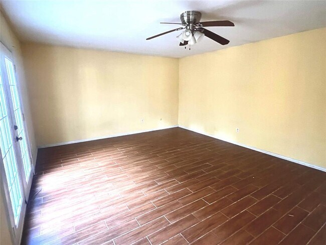 Building Photo - 2103 Briargreen Dr