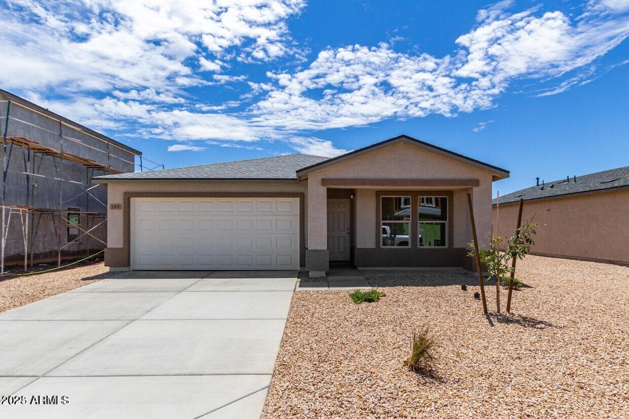 Foto principal - 8500 W Coronado Dr