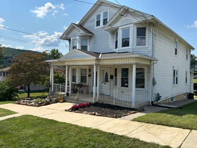 Building Photo - 235 8th Ave