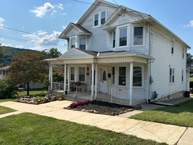 Foto del edificio - 235 8th Ave