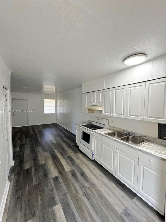 Building Photo - 3221 NW 48th St