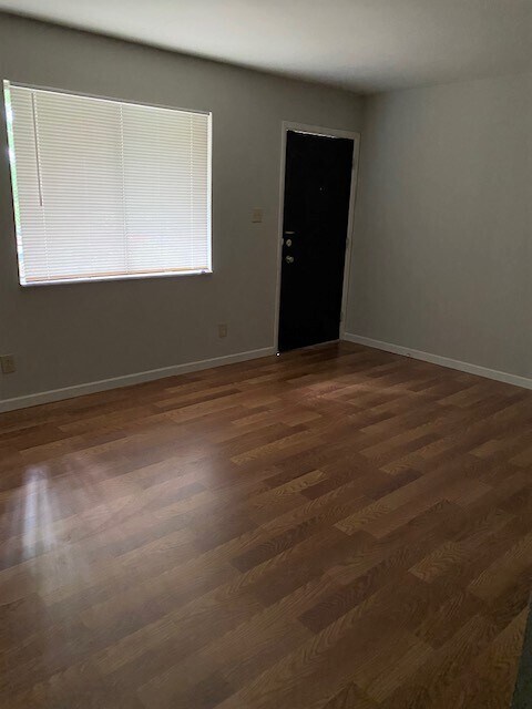 Foto del edificio - 5508 Rosebay Rd