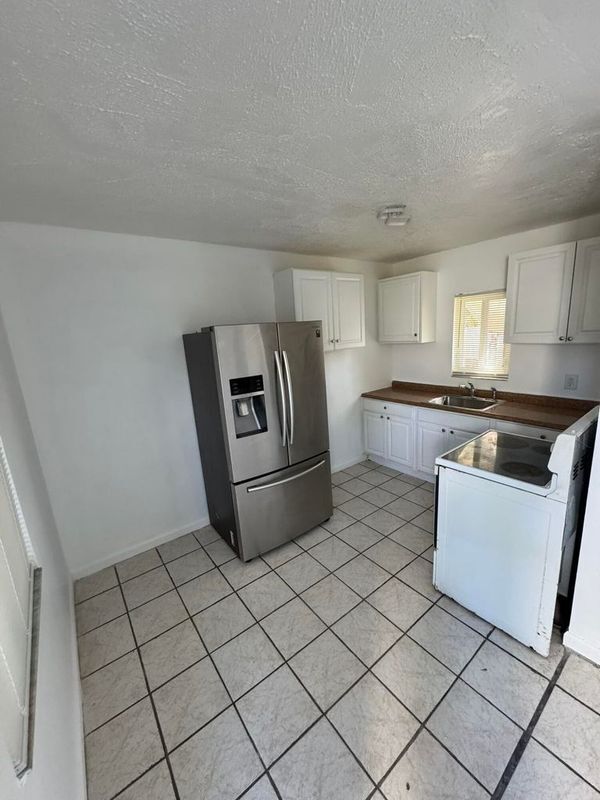 Foto principal - 920 N Haverhill Rd