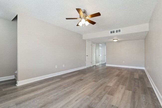 Foto del edificio - Beautifully Updated 2BR/1.5BA Altamonte Springs Townhome with Modern Finishes